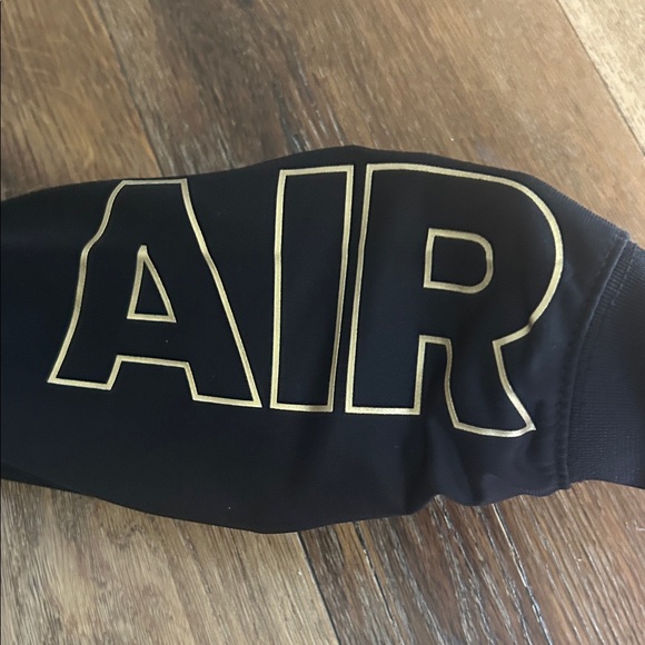 Jordan Kids Black and Gray Sweatpants Set - Picture 3 of 4